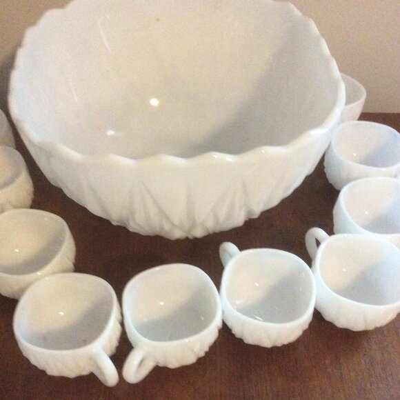 Punch Bowl With Cups - Picture 1 of 3